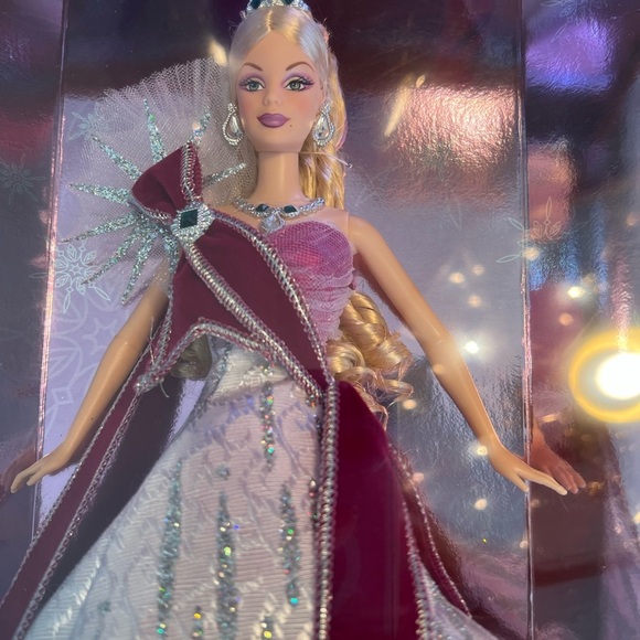 2005 Happy Holidays Barbie by Bob Mackie Pink and White Elegance Doll - Picture 3 of 3